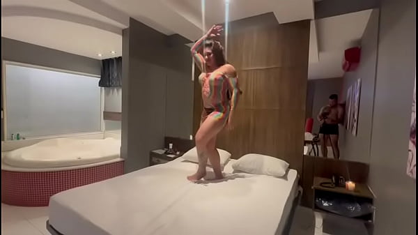 Diversão no motel – casal BRASILEIRO